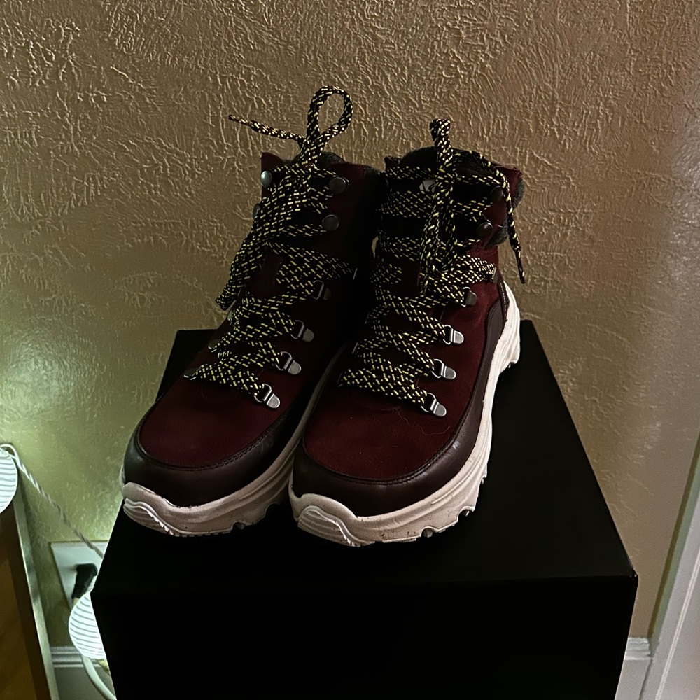 NWOT Sorel Kinetic Breakthru Conquest Waterproof Boot (Women)